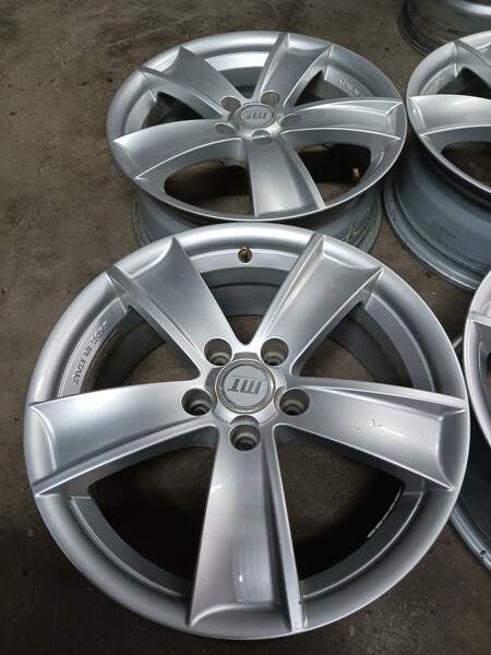 Photo 6 - MKW light alloy R17 rims