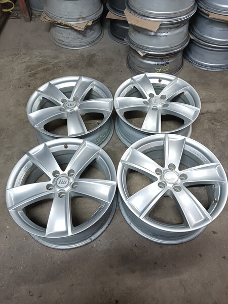 Photo 7 - MKW light alloy R17 rims