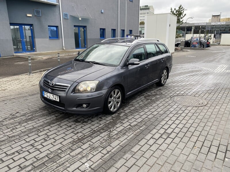 Photo 1 - Toyota Avensis 2007 y Wagon