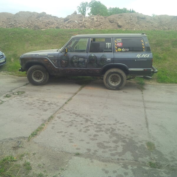 Toyota Land Cruiser 2752 1990 y