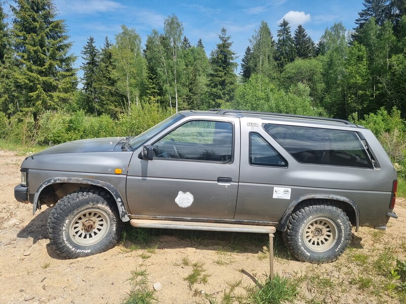 Nissan Terrano 1989 m Visureigis / Krosoveris