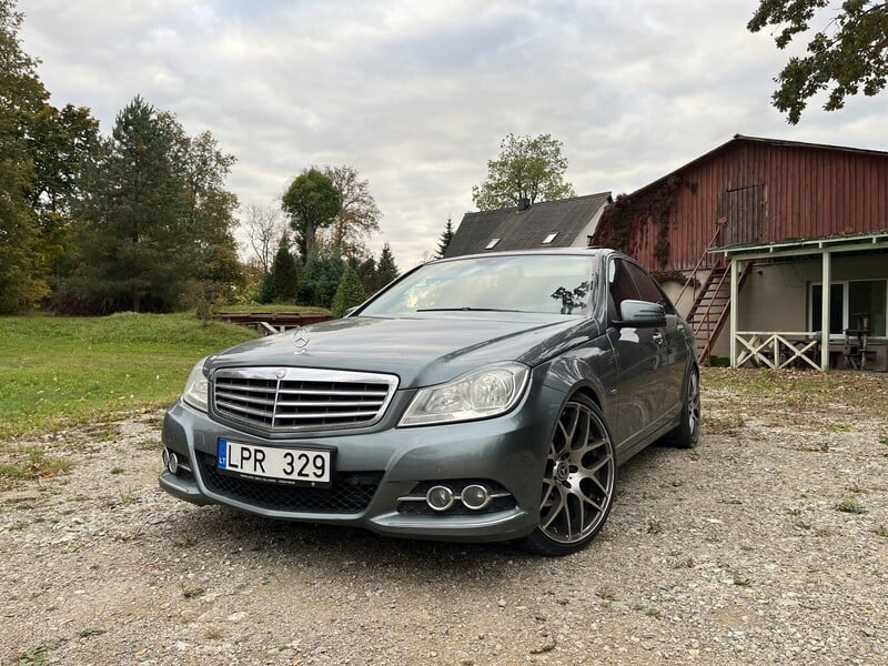 Mercedes-Benz C 200 W204 2011 m