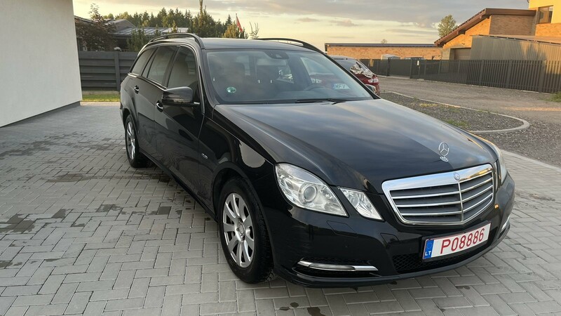 Photo 3 - Mercedes-Benz E 220 Blue Efficiency 2010 y