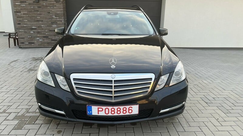 Photo 2 - Mercedes-Benz E 220 Blue Efficiency 2010 y