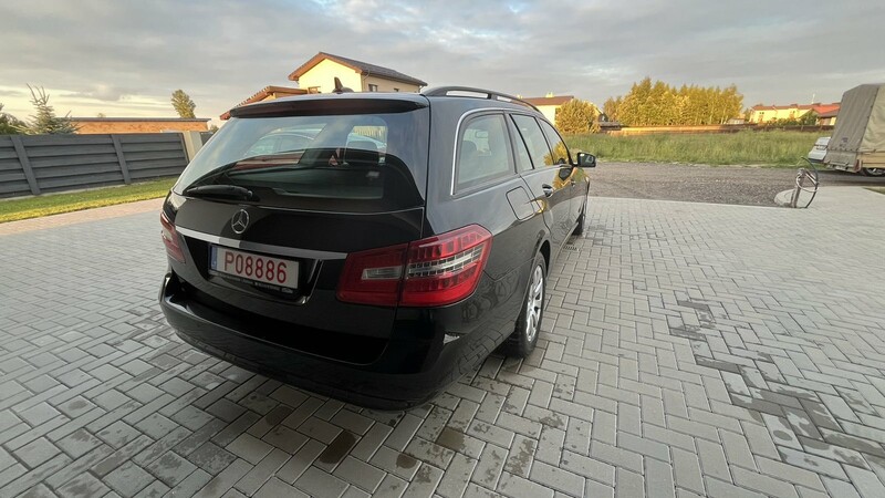 Photo 27 - Mercedes-Benz E 220 Blue Efficiency 2010 y