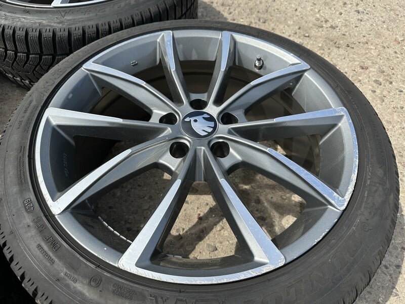 Photo 2 - Skoda Siunciam, 8J ET39 light alloy R18 rims