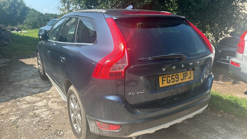 Photo 2 - Volvo XC60 2010 y Off-road / Crossover