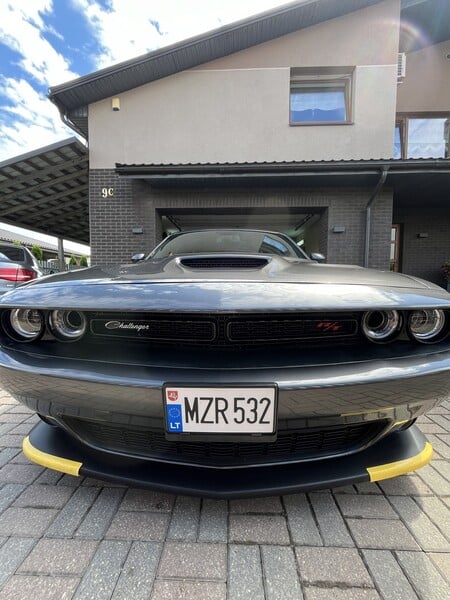 Dodge Challenger III 2020 y