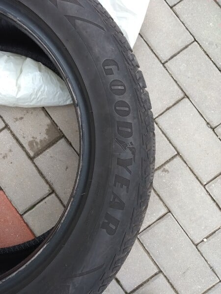 Photo 2 - Goodyear R18 universal tyres passanger car