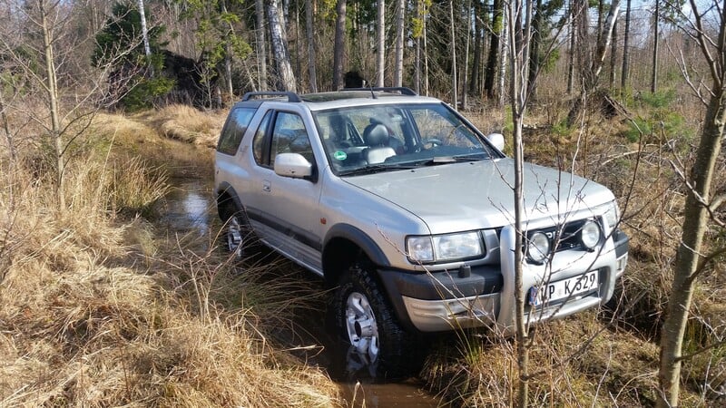 Opel Frontera 2000 y Off-road / Crossover