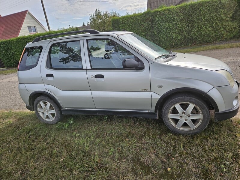 Photo 3 - Suzuki Ignis 2005 y Hatchback