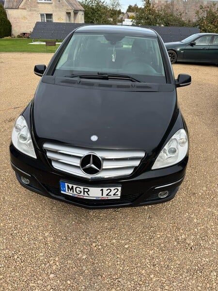 Mercedes-Benz B 180 2009 г Хэтчбек