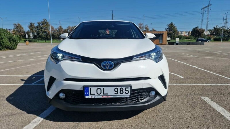 Nuotrauka 2 - Toyota C-HR 2017 m Visureigis / Krosoveris