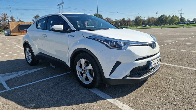 Nuotrauka 3 - Toyota C-HR 2017 m Visureigis / Krosoveris