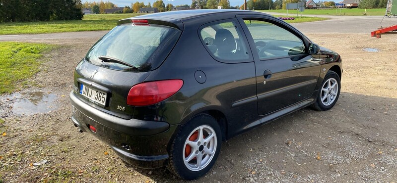 Photo 2 - Peugeot 206 2004 y Hatchback