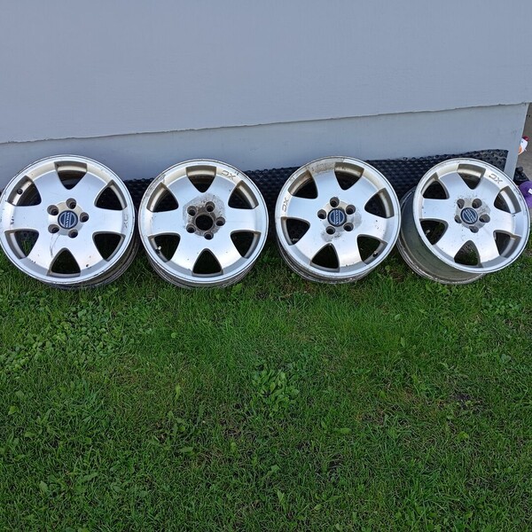 Photo 1 - Volvo V70 XC70  XC70 light alloy R16 rims