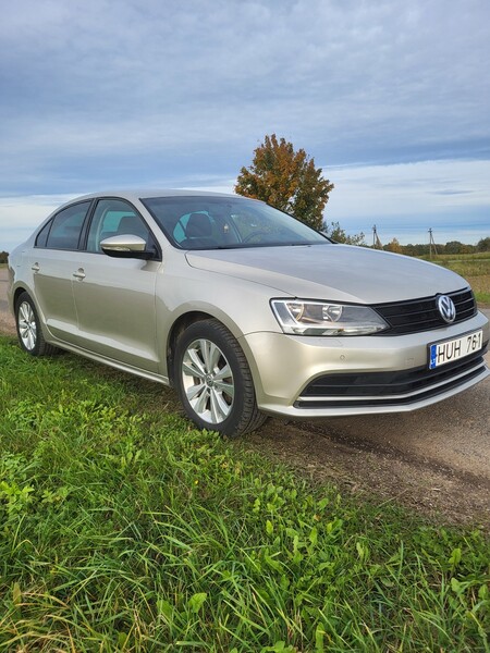 Фотография 4 - Volkswagen Jetta 2015 г Седан