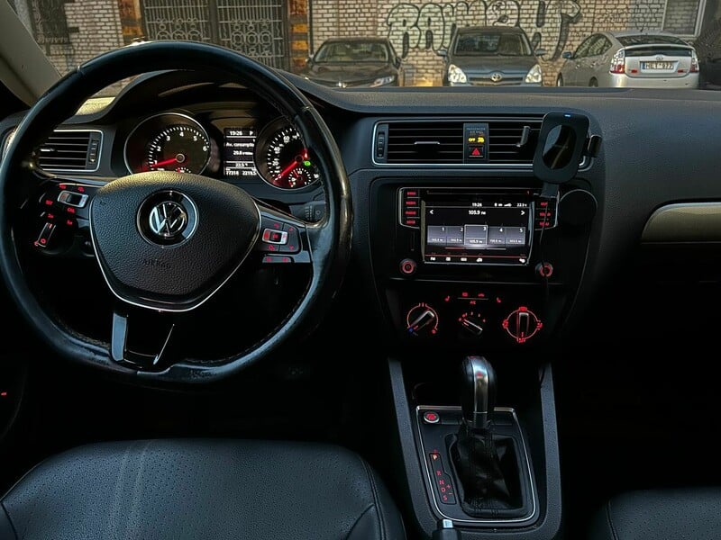 Photo 6 - Volkswagen Jetta 2017 y Sedan