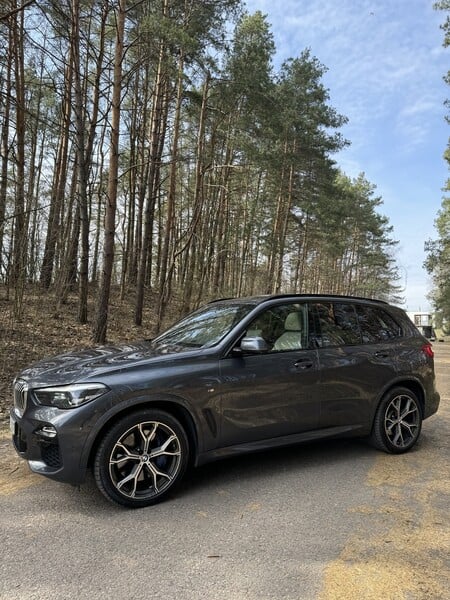 Photo 2 - Bmw X5 2019 y Off-road / Crossover