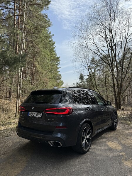 Photo 5 - Bmw X5 2019 y Off-road / Crossover