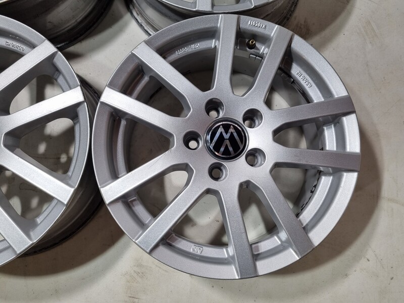 Photo 4 - Volkswagen R16 Golf light alloy R16 rims