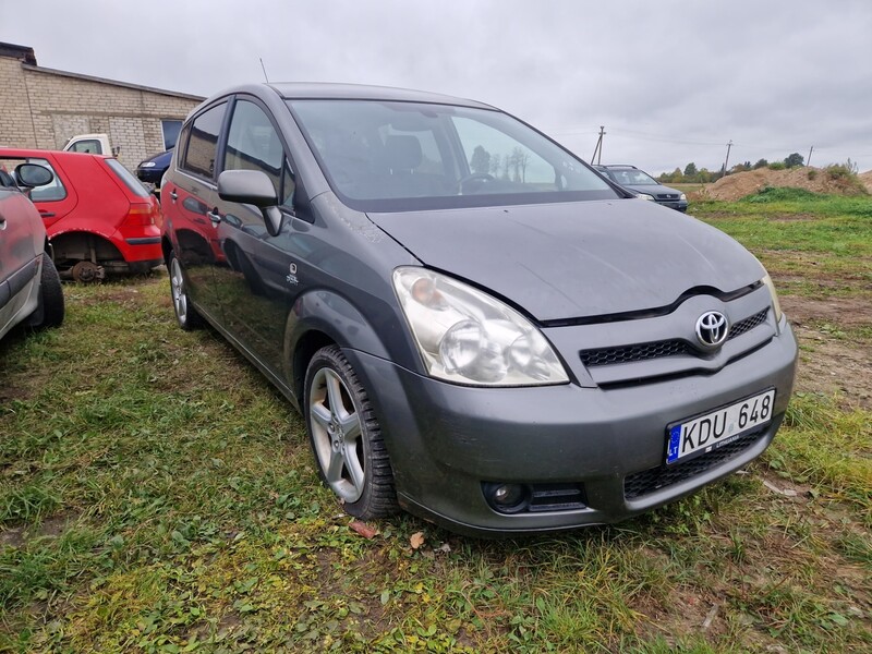 Фотография 3 - Toyota Corolla Verso 2007 г запчясти