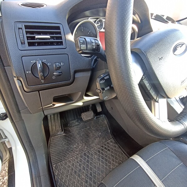 Photo 12 - Ford Kuga 2010 y Off-road / Crossover