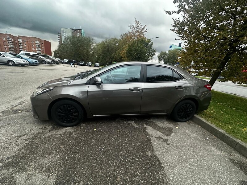 Photo 2 - Toyota Corolla 2016 y Sedan