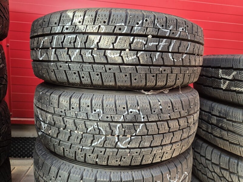 R15C universal tyres minivans