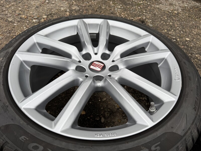 Photo 5 - Seat Siunciam, 8j ET30 light alloy R18 rims