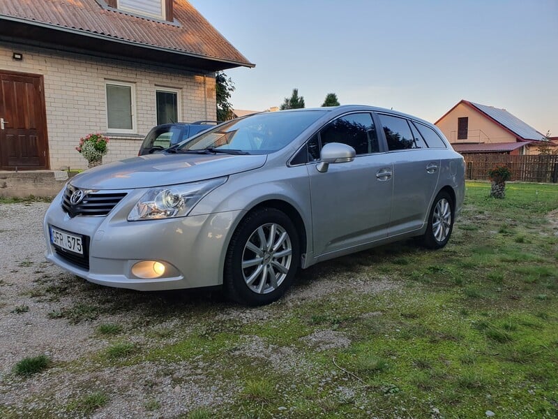 Фотография 1 - Toyota Avensis III 2009 г