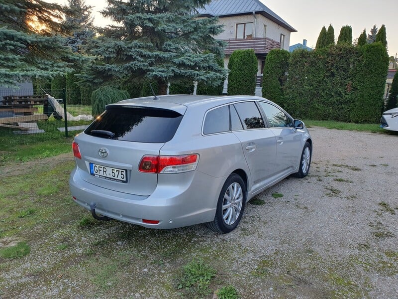 Фотография 4 - Toyota Avensis III 2009 г