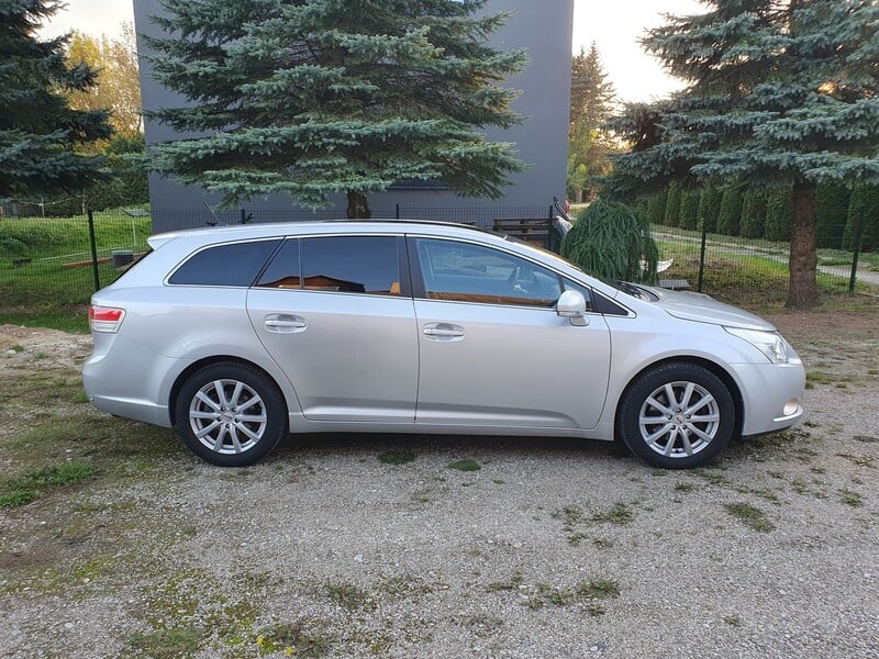 Фотография 3 - Toyota Avensis III 2009 г