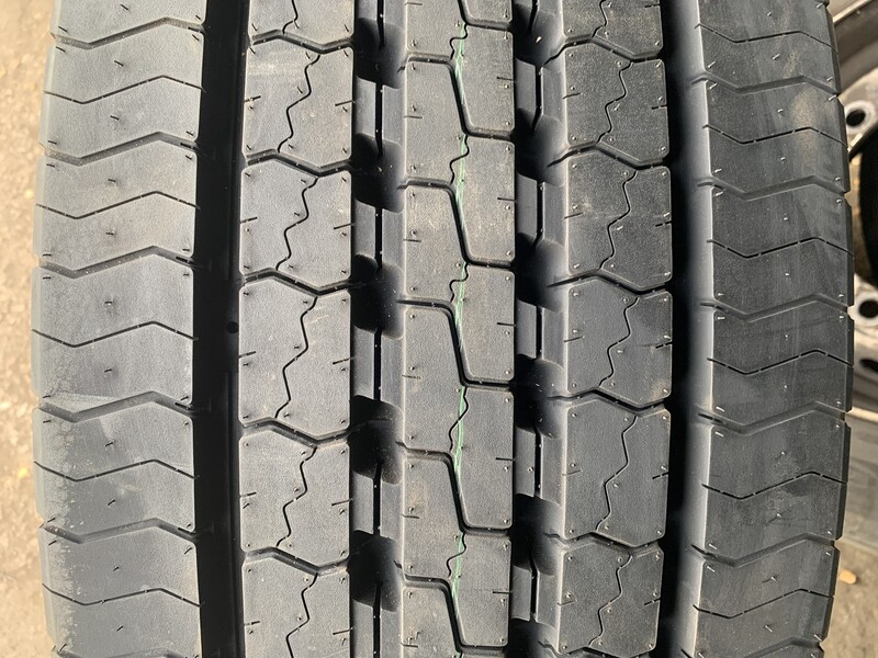 Dunlop SP346 R22.5 universal tyres trucks and buses