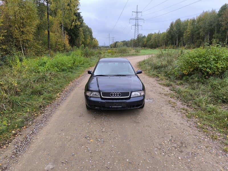 Audi A4 1997 г Седан