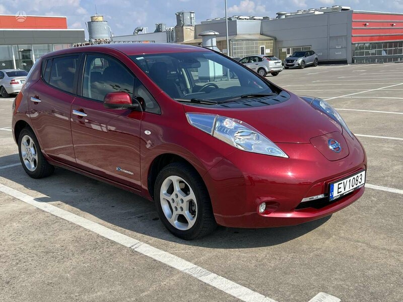 Nissan Leaf 2016 m Hečbekas