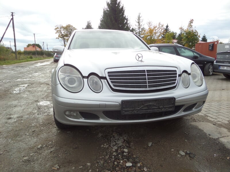 Photo 2 - Mercedes-Benz E 220 2004 y parts