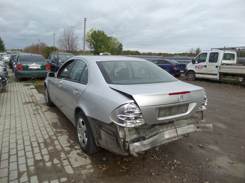 Photo 3 - Mercedes-Benz E 220 2004 y parts