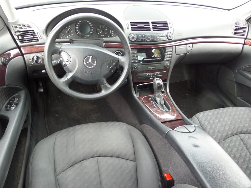 Photo 4 - Mercedes-Benz E 220 2004 y parts