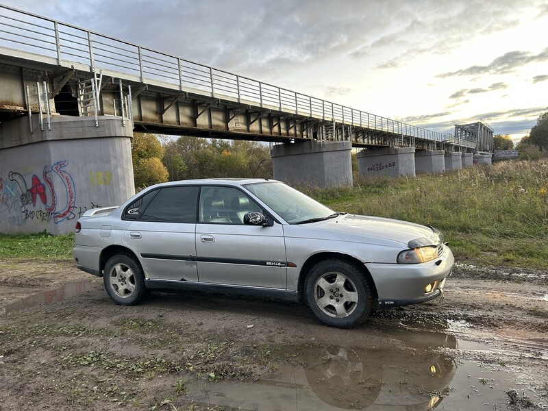 Subaru Legacy 1991 y Sedan