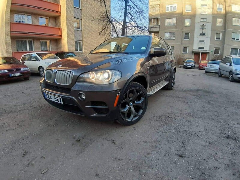 Фотография 1 - Bmw X5 2011 г Внедорожник / Кроссовер