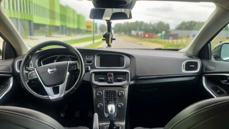 Фотография 13 - Volvo V40 2013 г Хэтчбек