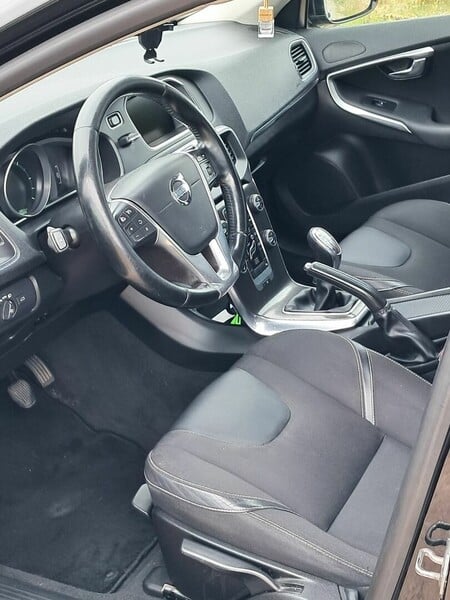 Фотография 15 - Volvo V40 2013 г Хэтчбек