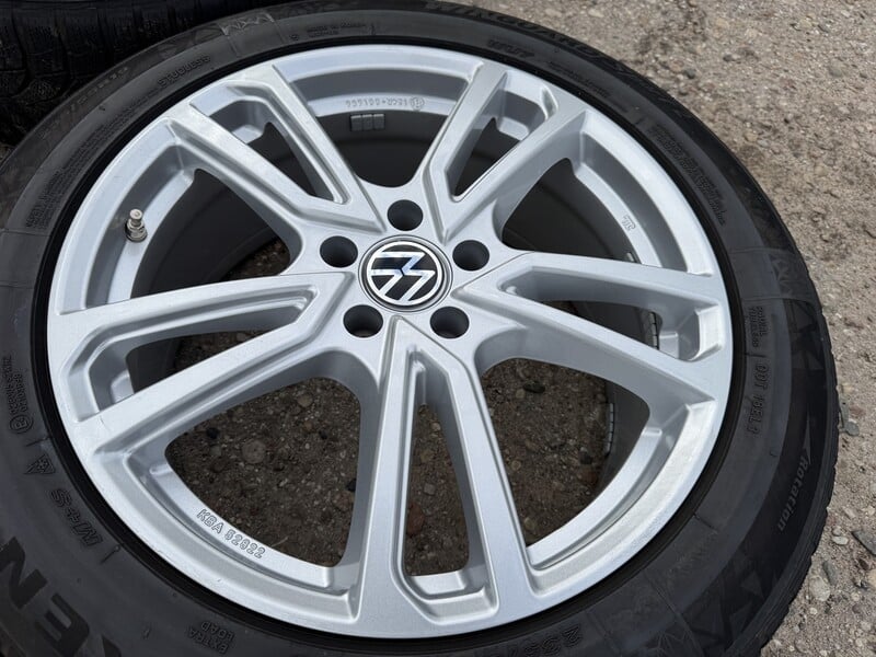 Photo 3 - Volkswagen Siunciam, 8J ET39 light alloy R19 rims