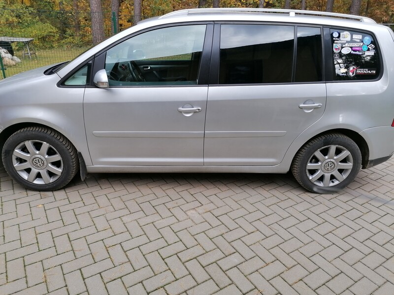 Volkswagen Touran FSI 2006 г