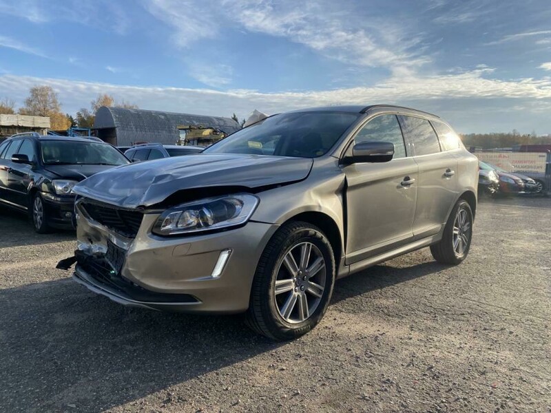 Volvo XC 60 D4 AWD AUT. 2.4 2015 y