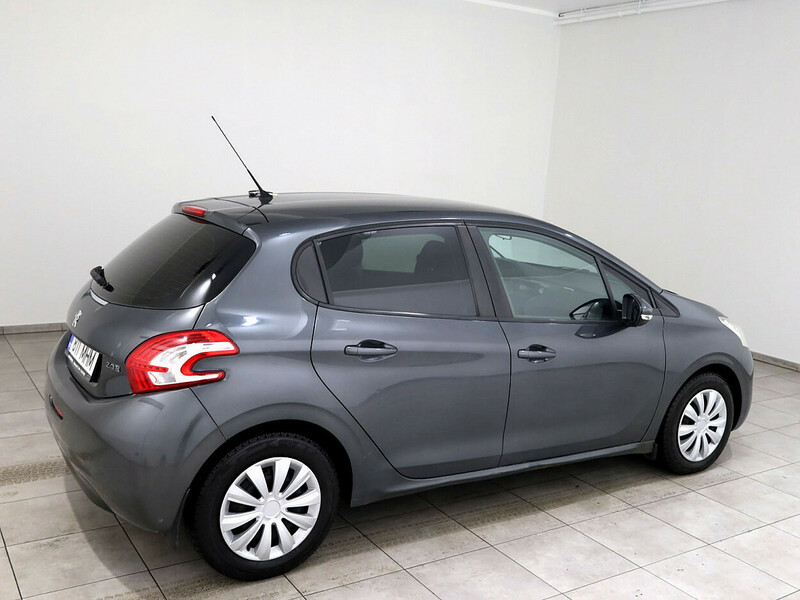 Photo 3 - Peugeot 208 2013 y Hatchback