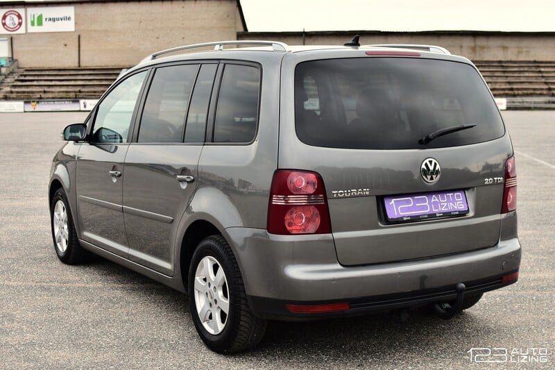 Photo 9 - Volkswagen Touran 2008 y Van