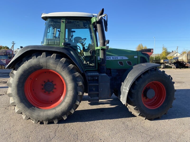 Photo 5 - Fendt 820 Vario TMS 2011 y Tractor