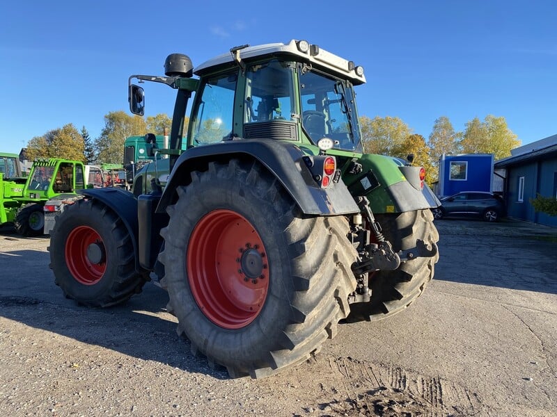 Photo 14 - Fendt 820 Vario TMS 2011 y Tractor